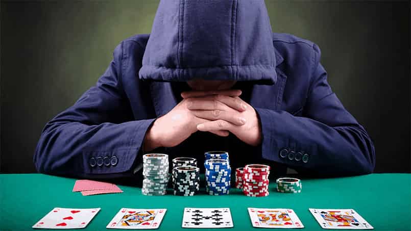 Bạn có biết thuật ngữ trong poker Dealer là ai chưa?